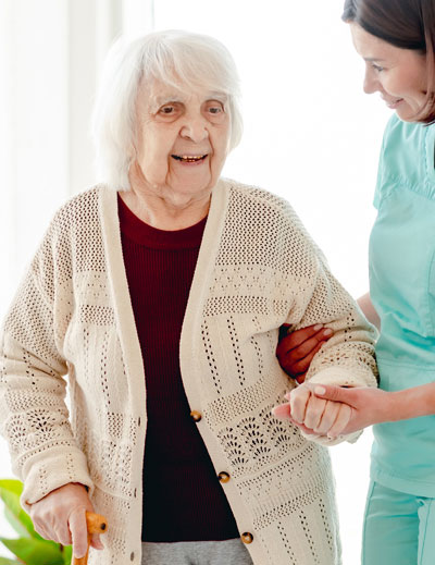 HEOTIA-aide-personnes-agees Troubles cognitifs et recrutement. Emplois dans l'aide aux personnes âgées.